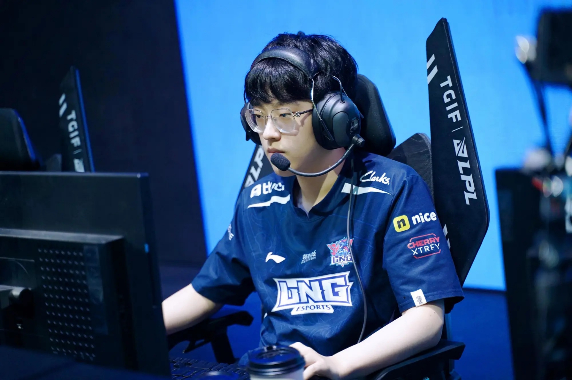 九游体育官网-Scout在拜仁比赛中败北，持续失利引发热议！上演精彩一战-九游体育官网