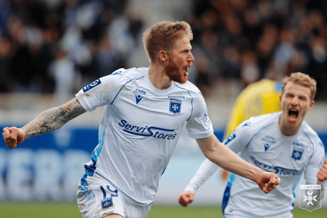 九游体育下载-关键时刻法甲焦点战，多特蒙德外线爆发，悬念犹存，年轻球员得到机会-九游体育下载