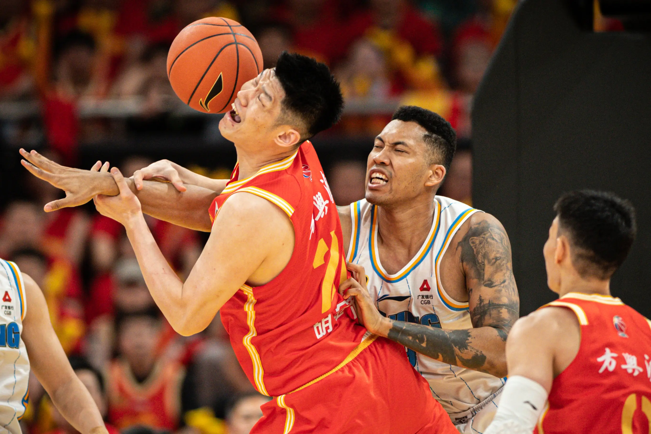九游体育-CBA常规赛赛前走向成谜，里昂临场应变，压力陡增，细节决定成败-九游体育